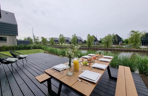 Balk Maison | Luxury villa with private terrace on the water