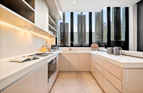 Port Melbourne Maison | Luxury VIP 4-Bedroom Townhouse in Port Melbourne