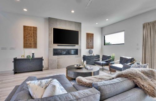 Horseshoe Bay Maison | Luxury waterfront Villa Heated pool and sauna
