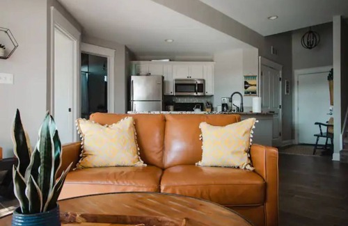 Portage Copropriété | Luxury Waterfront 2 Bedroom Condo by Lake Michigan