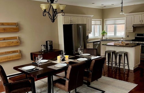 Brudenell Maison | Luxury Waterfront Retreat, 4-bedrooms + bunkie and private dock, AC and Wifi