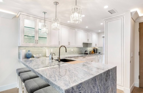 Marina Pacifica Copropriété | Luxury Waterfront Condo, Great Views, Location, Amenities + Convenient Shopping