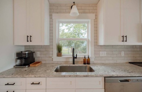 Ogden Maison | Luxury Waterfront Cottage with Panoramic Waterway Views