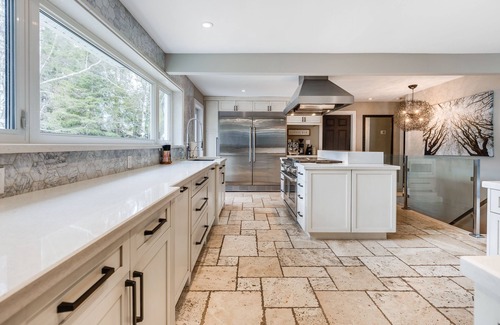 Milton Maison | Luxury Waterfront Home Just Outside the City