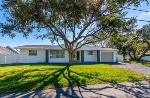 Garden Isles Maison | Luxury Waterfront Oasis in Pompano Beach