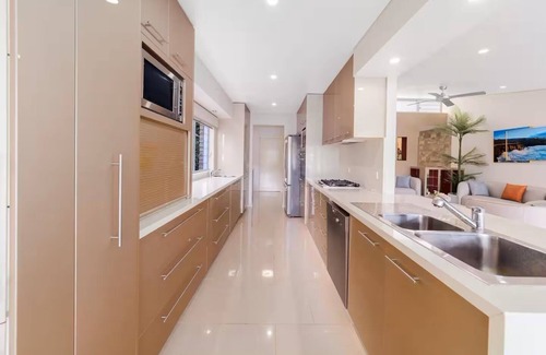 Oatley Maison | Luxury Waterfront Retreat | 4BR with Double Jetty & Entertainment