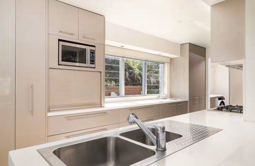 Oatley Maison | Luxury Waterfront Retreat | 4BR with Double Jetty & Entertainment