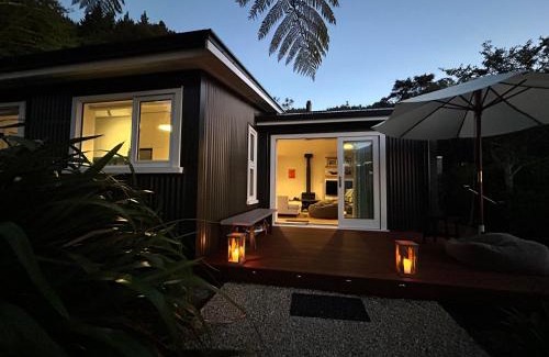 Moetapu Bay Maison | Luxury Waterfront Retreat at Mahau Sound