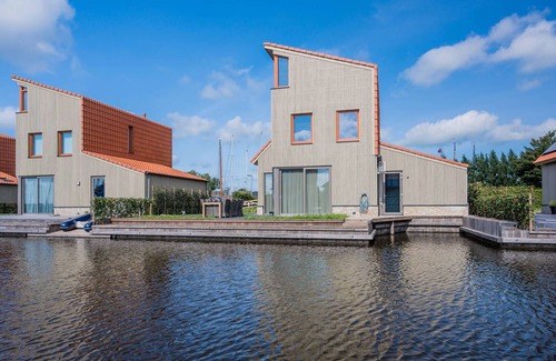 Heeg Maison | Luxury waterfront vacation home