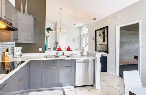 Bridgewater Crossing Villa | Luxury waterview Poolhome only 12 mins from Disney