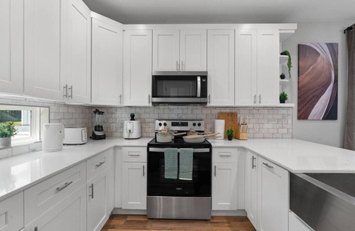 University Hills and Windsor Park Maison | Luxury Windsor Park Austin Home - Sleeps 12+!