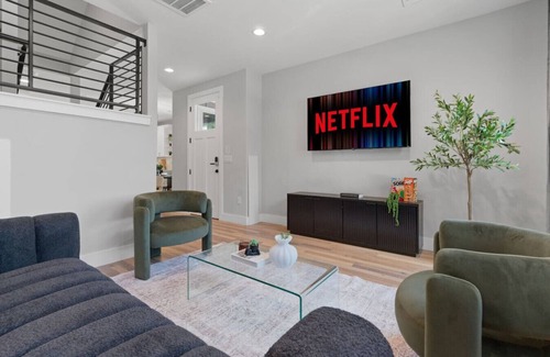 University Hills and Windsor Park Maison | Luxury Windsor Park Austin Home - Sleeps 12+!