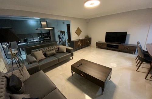 Zeytinburnu Appartement | Luxury Z-Apart Family Homes 2 Bedrooms WIFI near Metro Zeytinburnu Istanbul