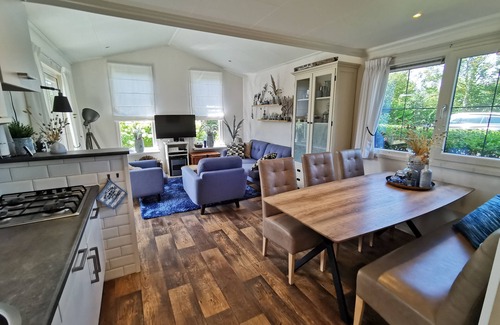 Burgh-Haamstede Chalet De Ski | Luxus Chalet bei Renesse 48 qm2