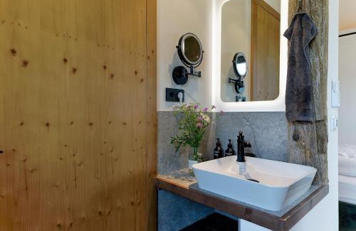 Straden Chalet De Ski | Luxus Kellerstöckl mit Privatem Hot Tub