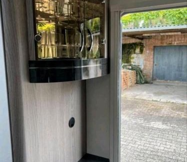 Lauenfoerde Autre | Luxus Wohnwagen zur Vermietung mit AC, Markise, WC und Duschkabine