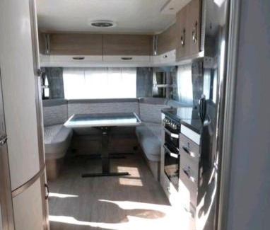 Lauenfoerde Autre | Luxus Wohnwagen zur Vermietung mit AC, Markise, WC und Duschkabine