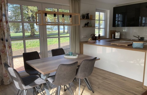 Am Salzhaff Maison | Luxusurlaub Unter Reet am Salzhaff. Surfen, Radfahren, Wandern - mit Hund!
