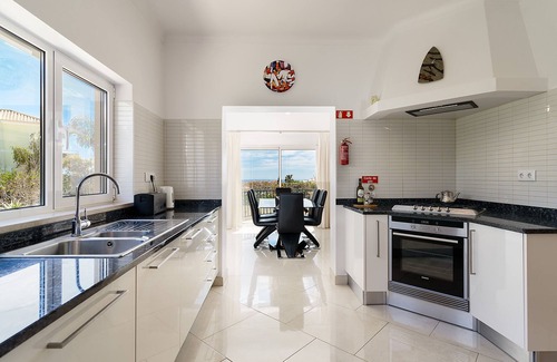 Luz Villa | Luz - Villa privée de 3 chambres avec vue sur la mer, piscine privée chauffée et Wi-Fi gratuit