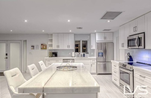 Barrier Island Maison | This house is a 3 bedroom(s), 3.5 bathrooms, located in Fort Lauderdale, FL.