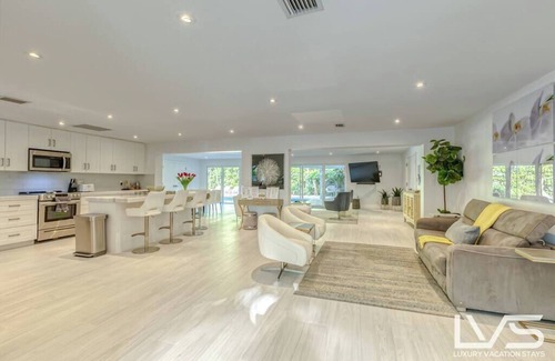 Barrier Island Maison | This house is a 3 bedroom(s), 3.5 bathrooms, located in Fort Lauderdale, FL.