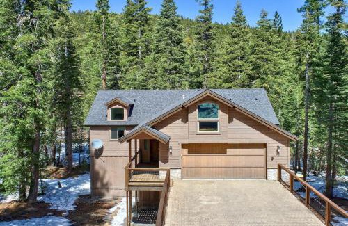 Kingswood Estates Maison | Lx22 Lake Tahoe north shore 4 bed cabin hot tub