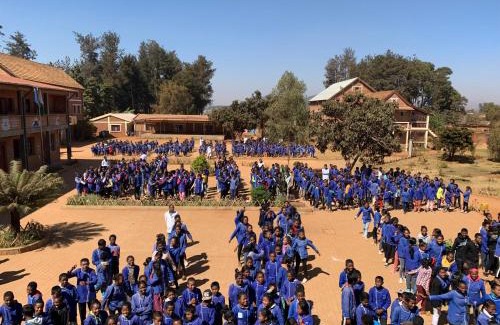 Antsirabe Maison | Lycée Picot de Clorivière dont les revenus financent l'éducation des élèves