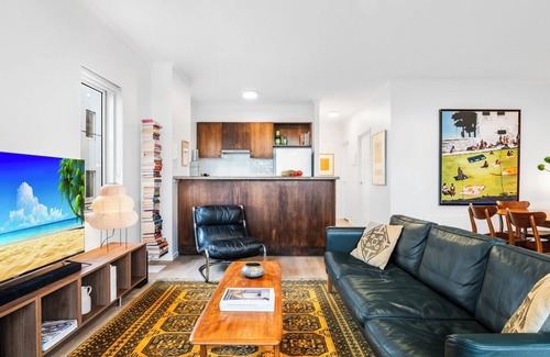 Carlton North Appartement | Lygon St: Location and Liveability + Pool & Gym