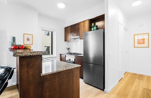 Carlton North Appartement | Lygon St: Location and Liveability + Pool & Gym