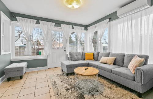 Powderhorn Maison | Lyndale Pleasant Getaway