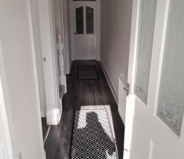 Ebbw Vale Maison | Lyndon house