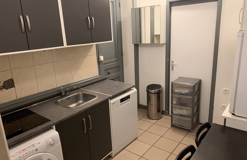 Moliere Vauban Appartement | Lyon 6e apartments located 2 minutes from the Halles de Bocuse and La Pardieu.