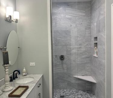 North Center Maison | Lyons' Den