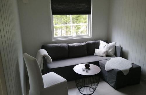 Gvarv Appartement | Lys og moderne leilighet i Bø.