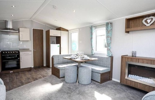 Hamworthy Maison | Lytchett Bay View Holiday home