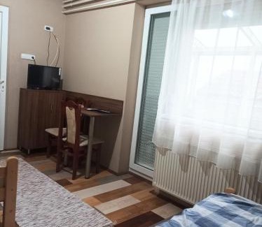 Balkany Maison | Mátyás Pizzéria, Étterem és Vendégház