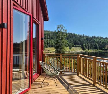 Mjallom Maison | Måvikens havsstugor