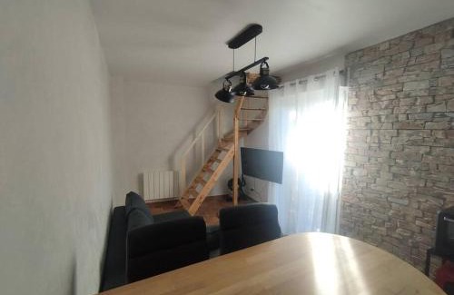 Mezieres-sur-Seine Maison | Méziere sur seine, petite maison