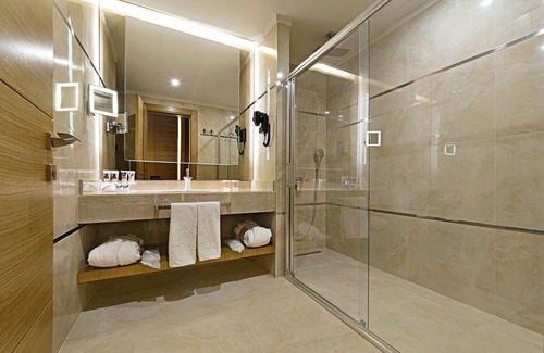 Cekirge Mahallesi Hôtel | Mövenpick Hotel & Thermal Spa