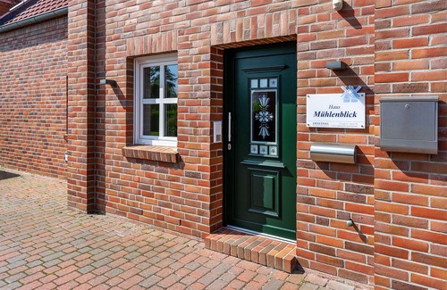 Greetsiel Appartement | Mühlenblick 02 - Moderne Ferienwohnung mit Blick auf die Zwillngsmühlen
