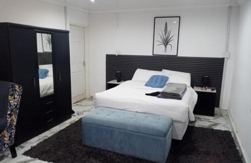 Polokwane Cabine | M and E Lodge