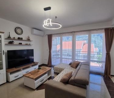 Prcanj Appartement | M apartman