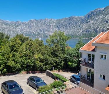 Prcanj Appartement | M apartman