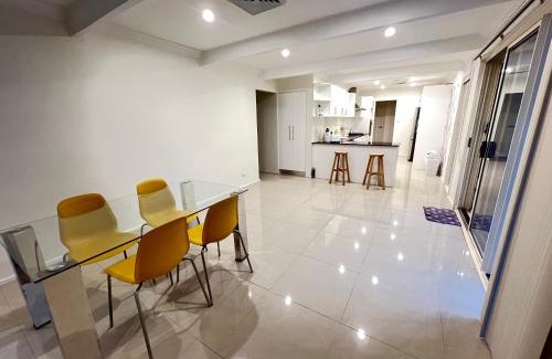 Winston Hills Maison | M Room