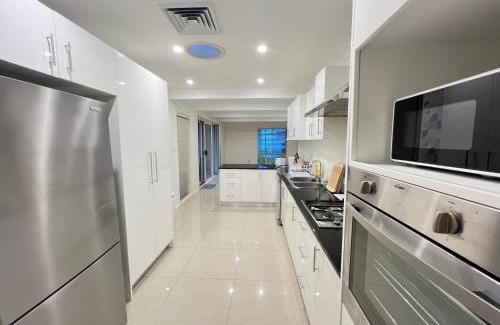 Winston Hills Maison | M Room