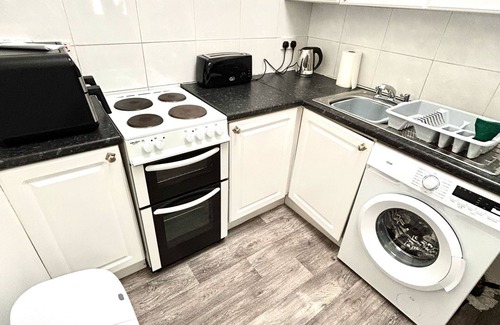 Shotts Appartement | M Rooms @ 156. Entire Flat