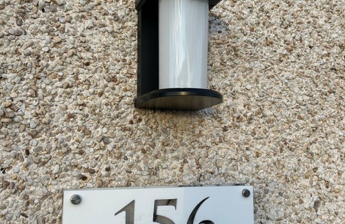 Shotts Appartement | M Rooms @ 156. Entire Flat