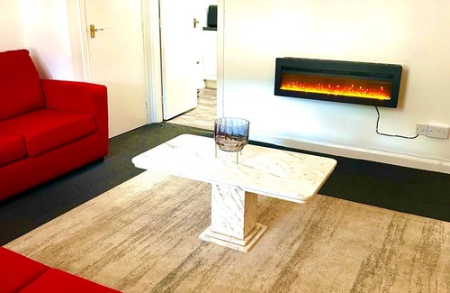 Shotts Appartement | M Rooms @ 156. Entire Flat