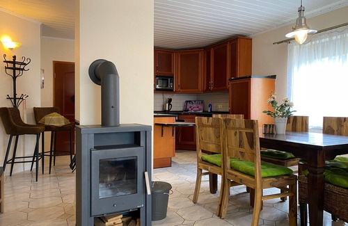 Neubukow Appartement | M9 Holiday apartment with balcony on the edge of the forest in Ostseeland - 4-room apartment, wood-burning stove, balcony (max. 6 persons)