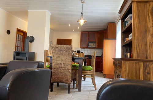 Neubukow Appartement | M9 Holiday apartment with balcony on the edge of the forest in Ostseeland - 4-room apartment, wood-burning stove, balcony (max. 6 persons)